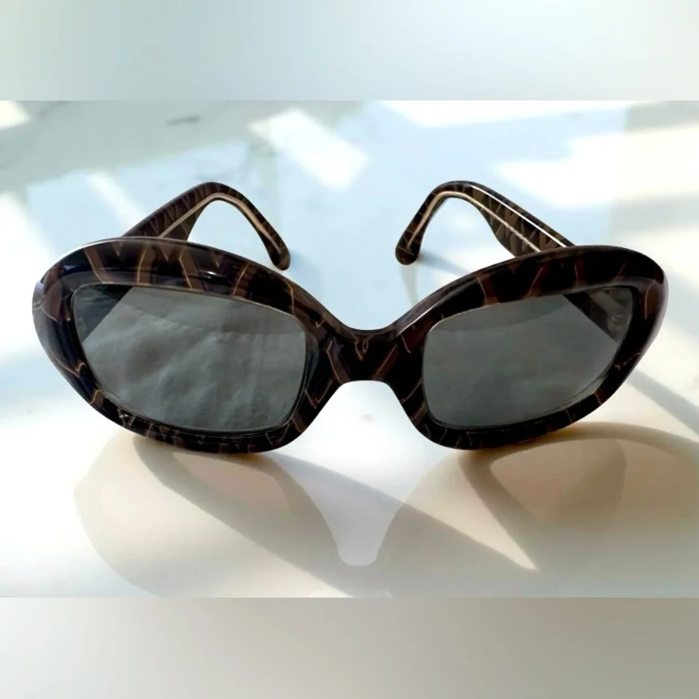 Valentino Vintage Brown V Logo Sunglasses 5009 Prescription